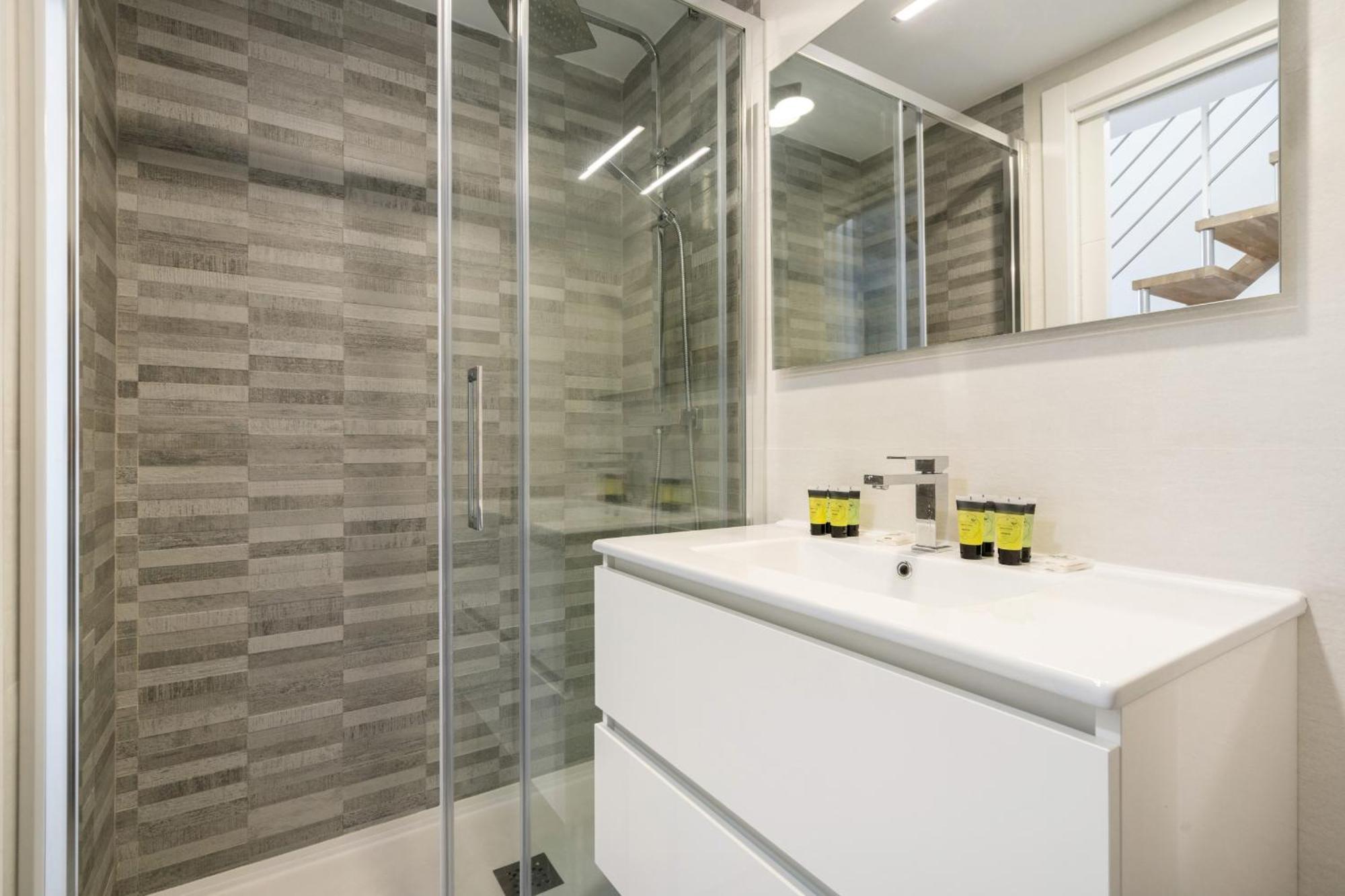 Apartamentos Reformados Con Garajes Incluido San Sebastián de los Reyes Esterno foto