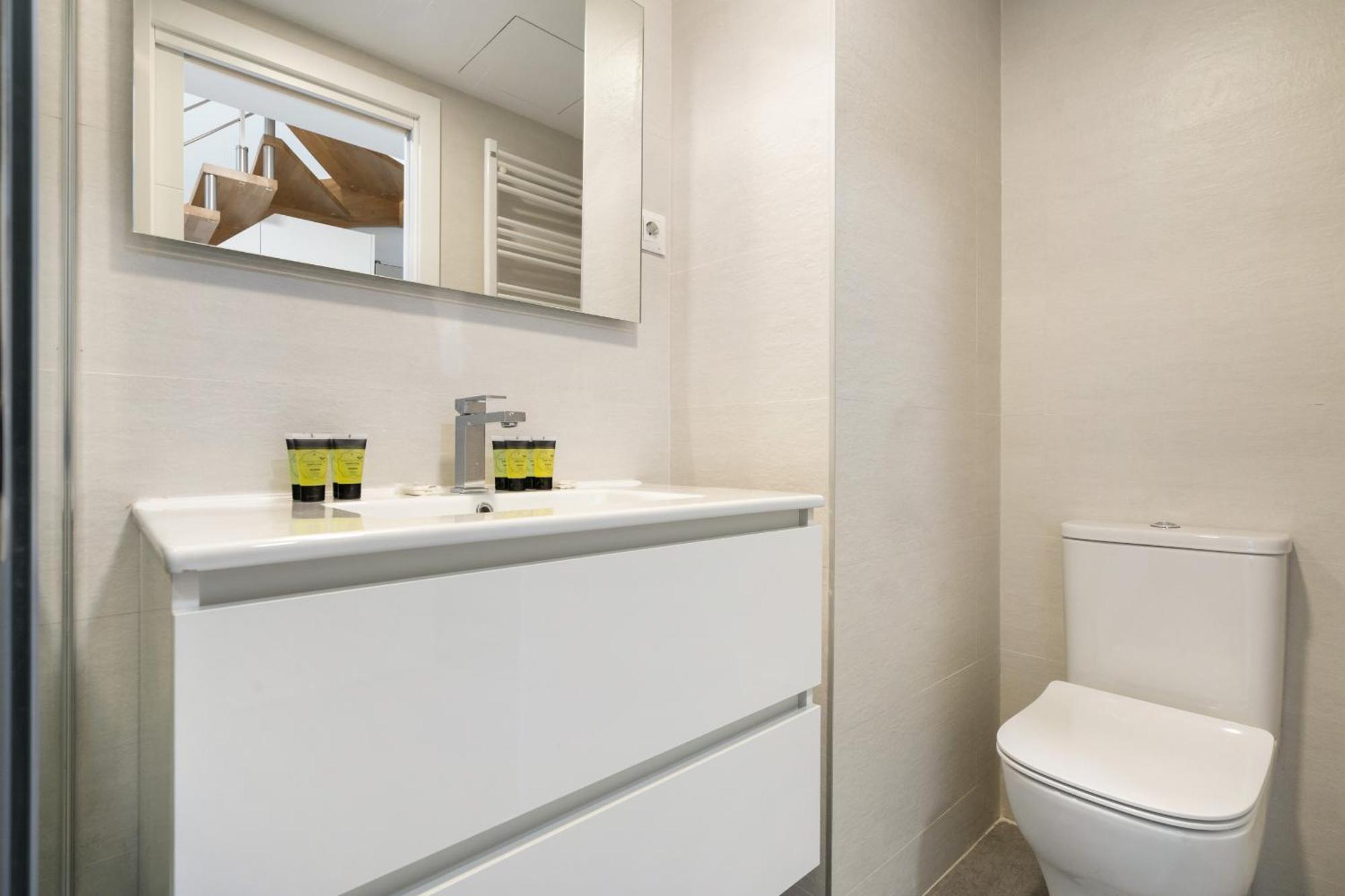 Apartamentos Reformados Con Garajes Incluido San Sebastián de los Reyes Esterno foto
