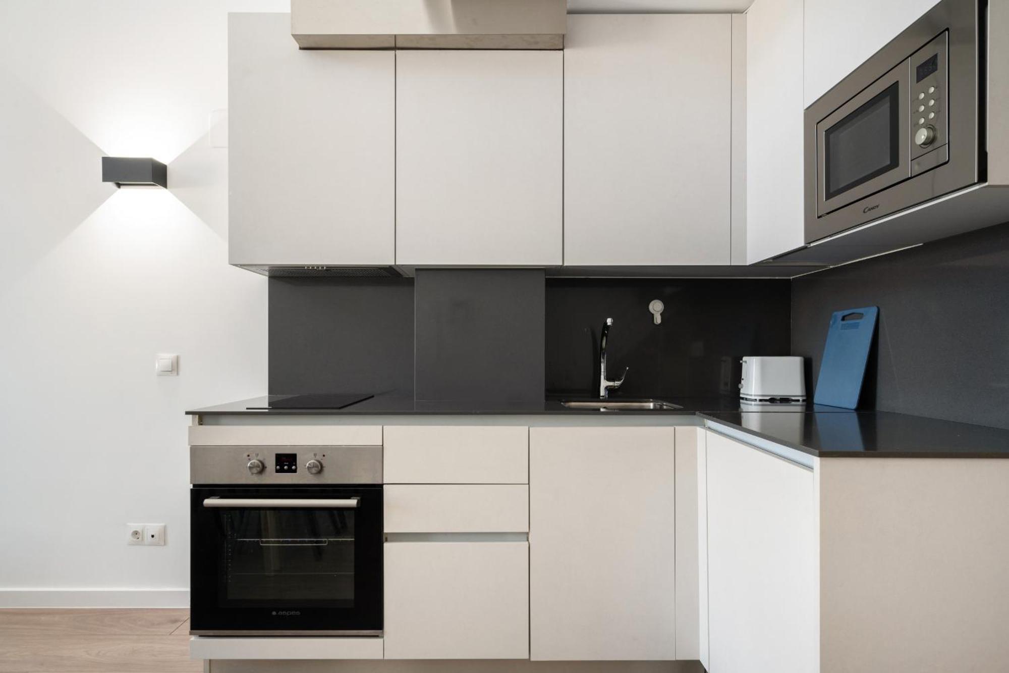 Apartamentos Reformados Con Garajes Incluido San Sebastián de los Reyes Esterno foto
